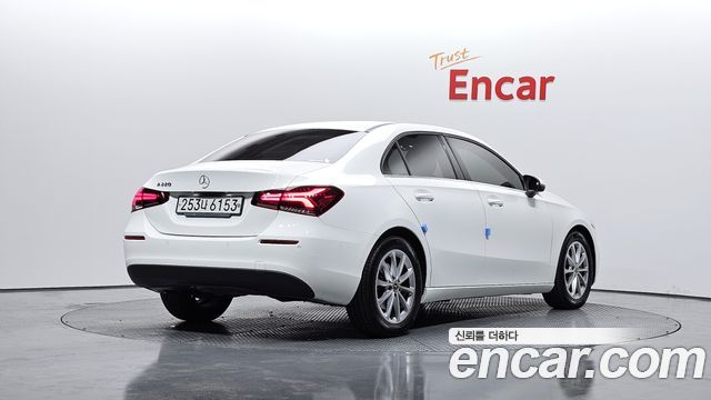 Mercedes-Benz A-Class 2020 — photo 2