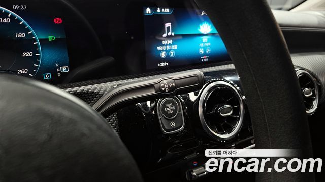 Mercedes-Benz A-Class 2020 — photo 9