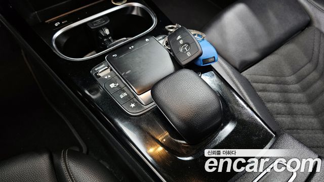 Mercedes-Benz A-Class 2020 — photo 16