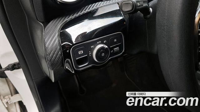 Mercedes-Benz A-Class 2020 — photo 17