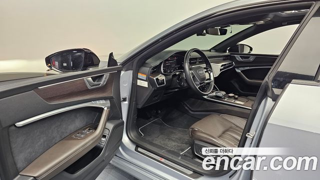 Audi A7 2022 — photo 10