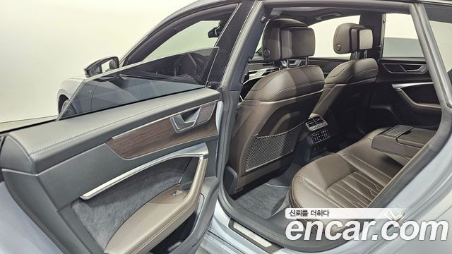 Audi A7 2022 — photo 11