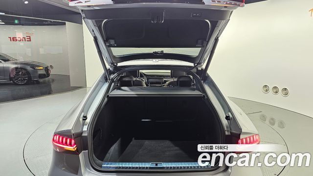 Audi A7 2022 — photo 20