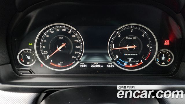 BMW 5-Series 2013 — photo 8
