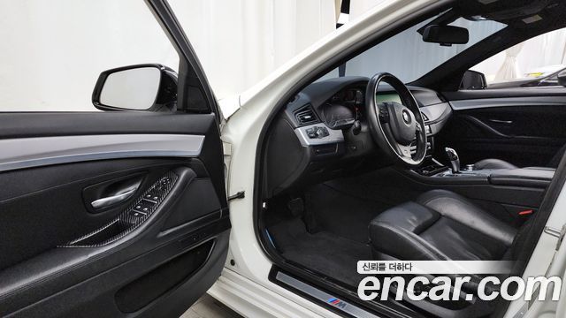 BMW 5-Series 2013 — photo 10
