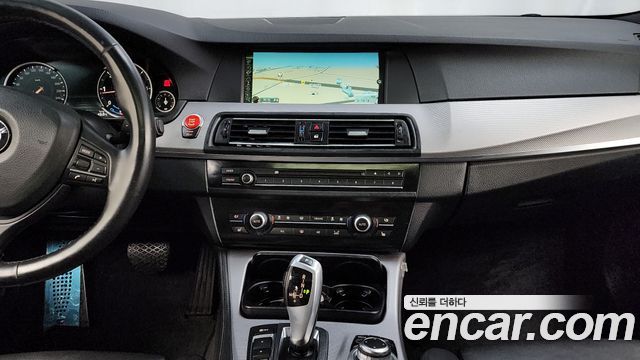 BMW 5-Series 2013 — photo 14