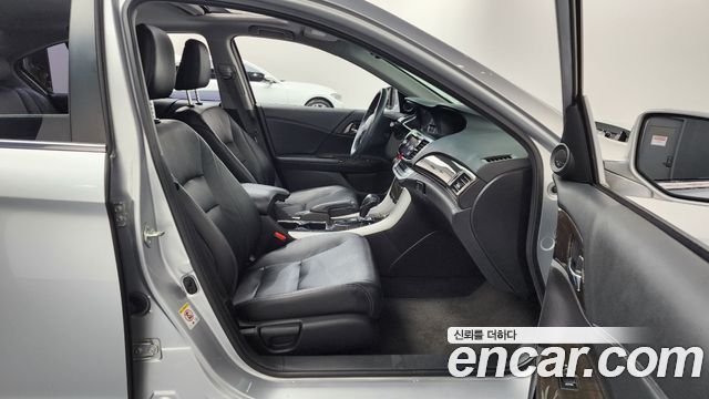 Honda Accord 2015 — photo 11