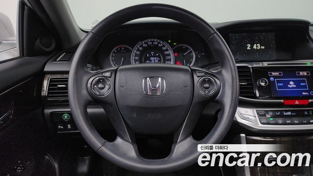 Honda Accord 2015 — photo 13