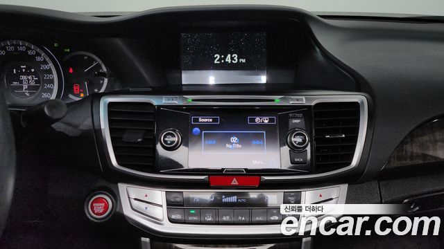 Honda Accord 2015 — photo 16