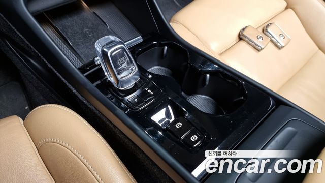 Volvo XC40 2020 — photo 9
