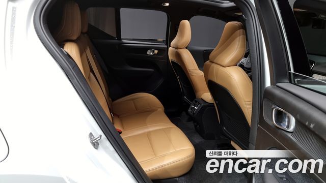 Volvo XC40 2020 — photo 12