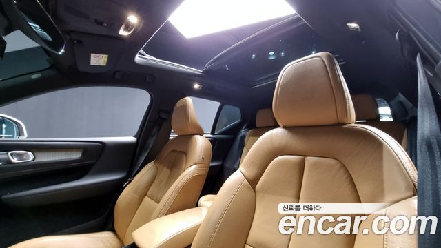 Volvo XC40 2020 — photo 18