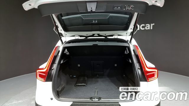 Volvo XC40 2020 — photo 20