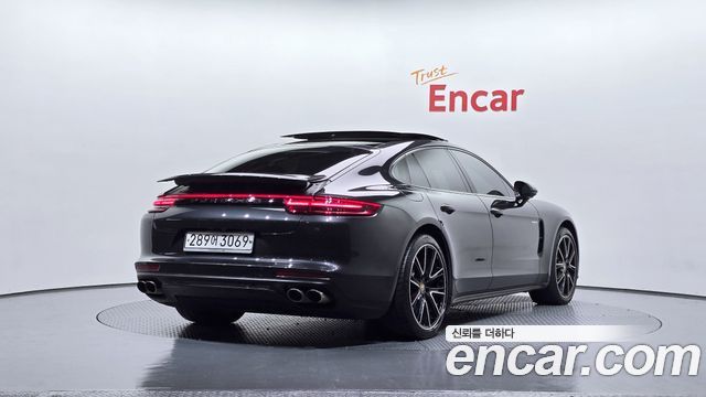 Porsche Panamera 2019 — photo 2