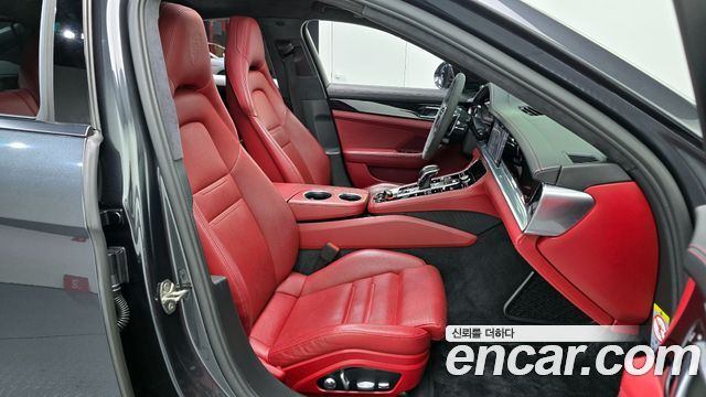 Porsche Panamera 2019 — photo 10