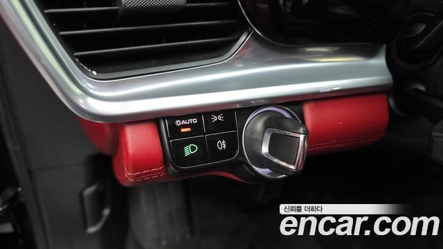 Porsche Panamera 2019 — photo 13