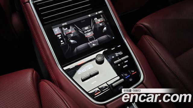 Porsche Panamera 2019 — photo 17