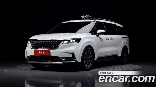 Kia Canival 2022 — photo 1