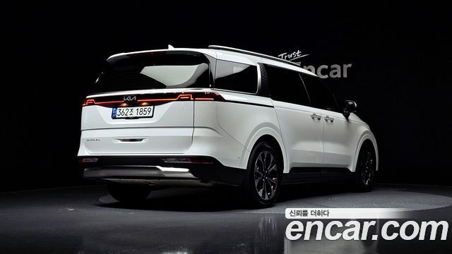 Kia Canival 2022 — photo 2