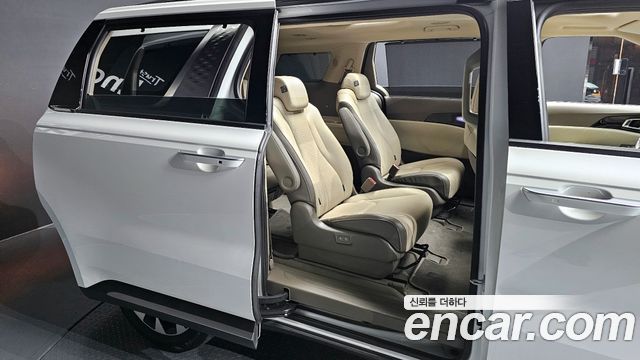 Kia Canival 2022 — photo 12