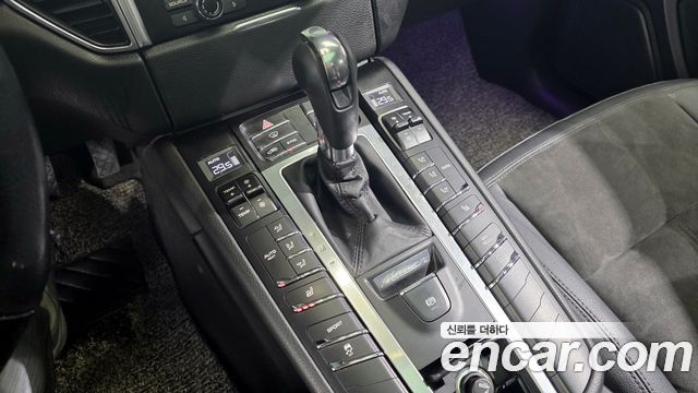 Porsche Macan 2015 — photo 9