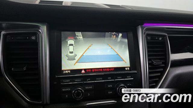 Porsche Macan 2015 — photo 16
