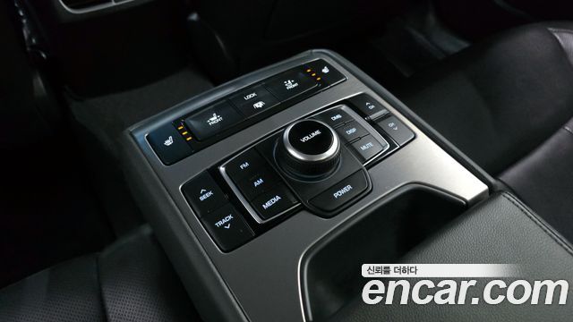 Hyundai Genesis 2016 — photo 17