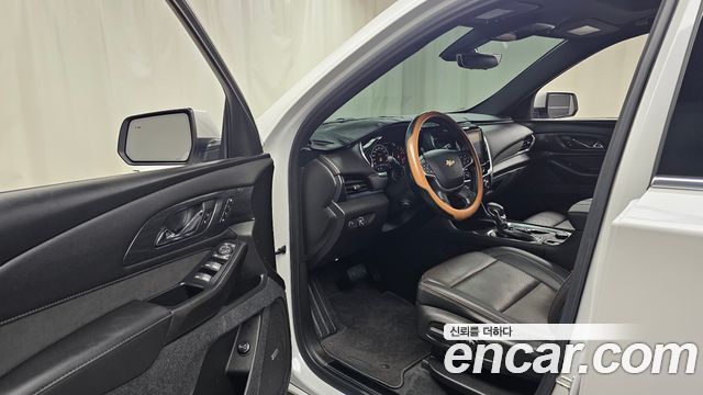 Chevrolet Korea Traverse 2022 — photo 10