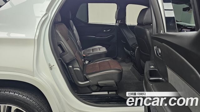 Chevrolet Korea Traverse 2022 — photo 12