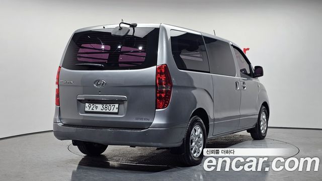 Hyundai Starex 2015 — photo 2