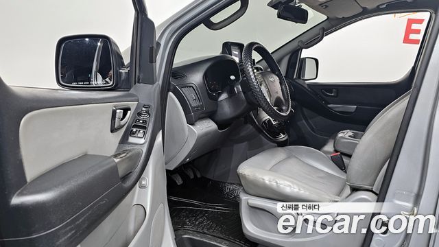 Hyundai Starex 2015 — photo 11