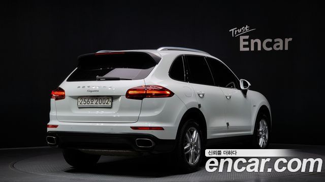 Porsche Cayenne 2015 — photo 2