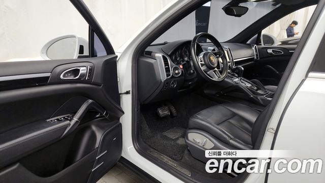 Porsche Cayenne 2015 — photo 10
