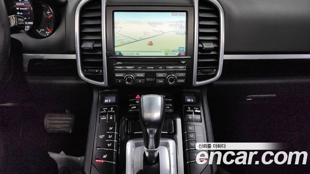 Porsche Cayenne 2015 — photo 14