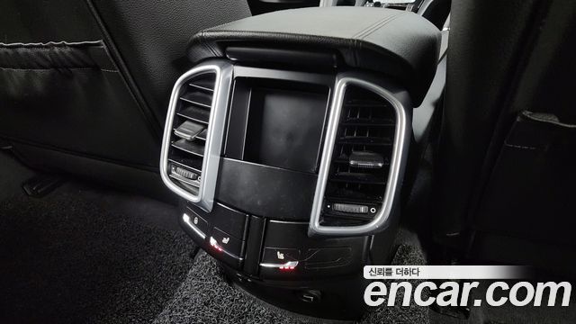 Porsche Cayenne 2015 — photo 19