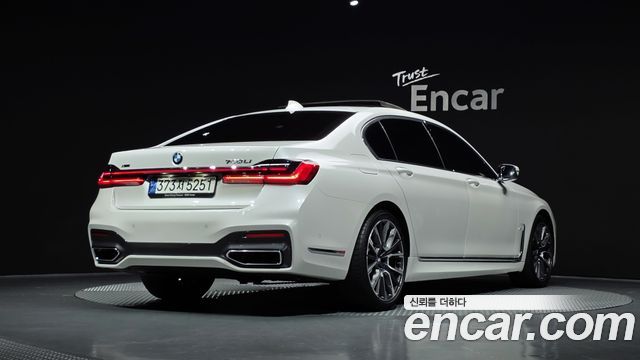 BMW 7-Series 2022 — photo 2