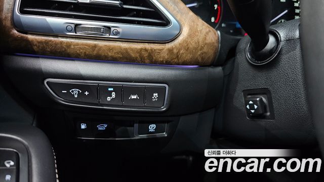 Genesis G90 2019 — photo 14