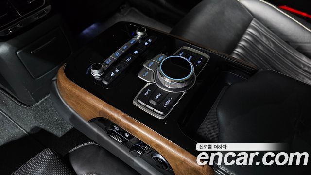 Genesis G90 2019 — photo 20