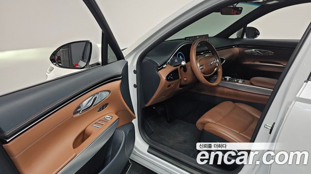 Genesis GV70 2021 — photo 11