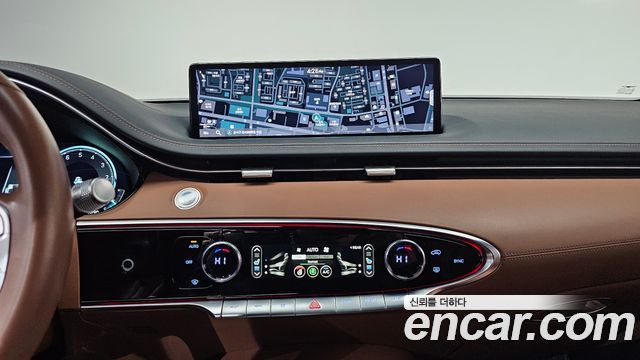 Genesis GV70 2021 — photo 14