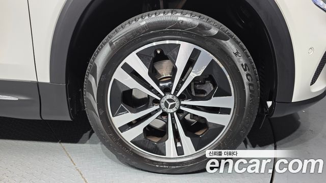 Mercedes-Benz GLB-Class 2021 — photo 5