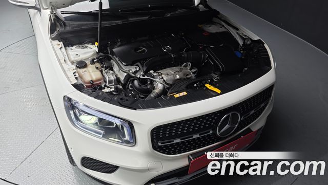 Mercedes-Benz GLB-Class 2021 — photo 6