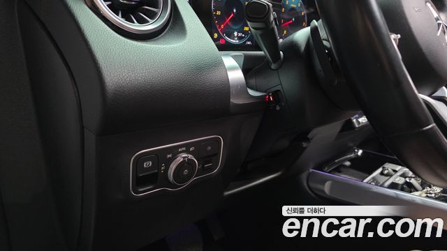 Mercedes-Benz GLB-Class 2021 — photo 18
