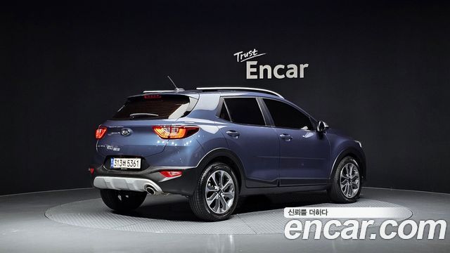 Kia Stonic 2018 — photo 2