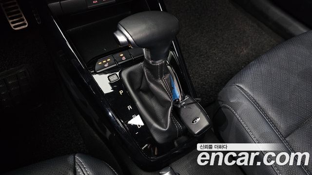 Kia Stonic 2018 — photo 9