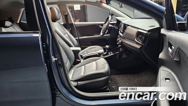Kia Stonic 2018 — photo 10