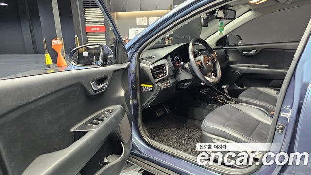 Kia Stonic 2018 — photo 11