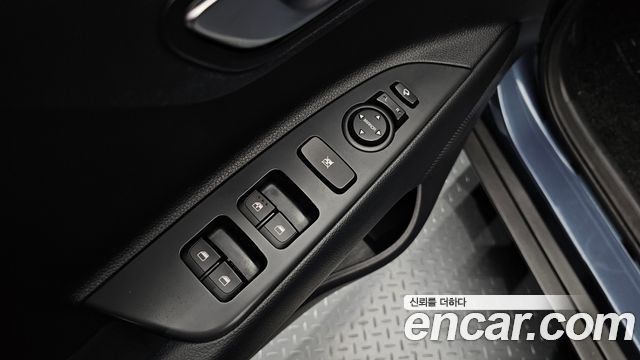 Kia Stonic 2018 — photo 16