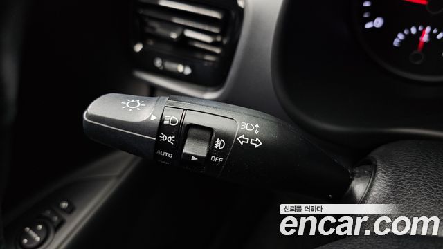 Kia Stonic 2018 — photo 18
