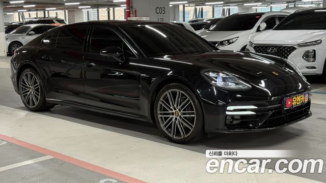 Porsche Panamera 2023 — photo 1
